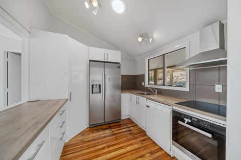Photo of property in 2 Anzia Way, Johnsonville, Wellington, 6037