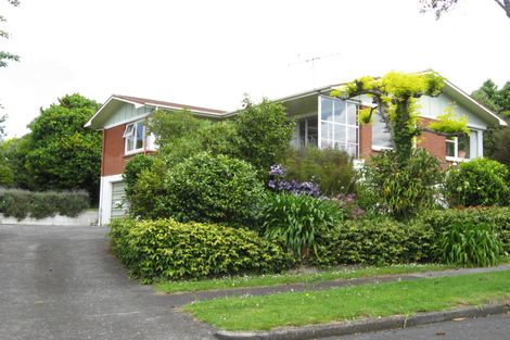 Photo of property in 2 Laurelwood Avenue, Pukekohe, 2120