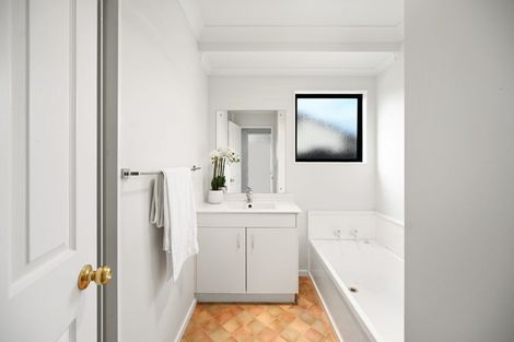 Photo of property in 27 Sarindah Place, Fairview Downs, Hamilton, 3214