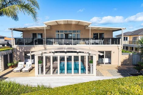 Photo of property in 8 Kawai Rise, Te Atatu Peninsula, Auckland, 0610