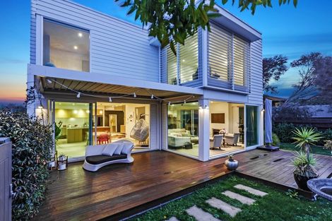 Photo of property in 19a Montgomery Avenue, Rothesay Bay, Auckland, 0630