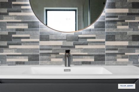 Photo of property in 339b Bucklands Beach Road, Bucklands Beach, Auckland, 2012