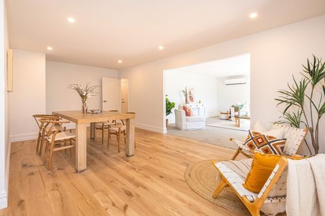 Photo of property in 27 Creese Place, Redwood, Christchurch, 8051