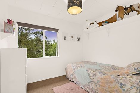 Photo of property in 12 Lowell Place, Massey, Auckland, 0614