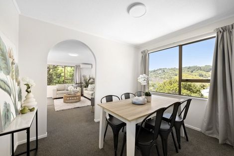 Photo of property in 5 Sasanqua Way, Crofton Downs, Wellington, 6035