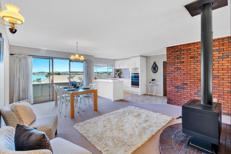 Photo of property in 23 Callender Place, Shelly Park, Auckland, 2014