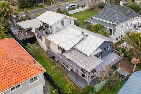 Photo of property in 133 Ocean View Road, Hillcrest, Auckland, 0627