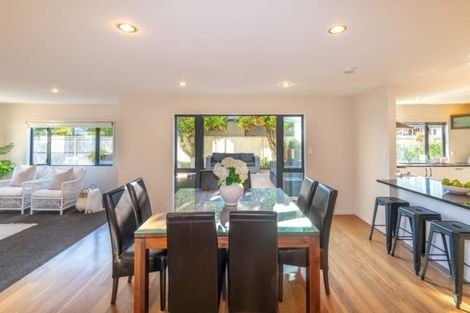 Photo of property in 16 Dee Street, St Albans, Christchurch, 8014