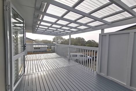 Photo of property in 31 Beaubank Road, Kelston, Auckland, 0602