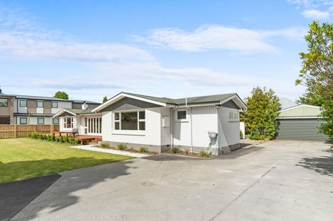 Photo of property in 52a Memorial Avenue, Ilam, Christchurch, 8053