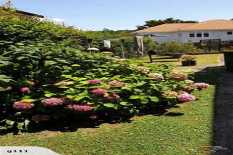 Photo of property in 3/2 Scarboro Terrace, Murrays Bay, Auckland, 0630