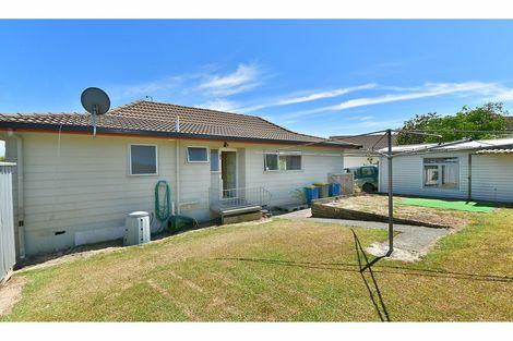 Photo of property in 11 Merida Place, Unsworth Heights, Auckland, 0632