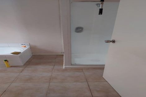 Photo of property in 32a Cutler Street, New Lynn, Auckland, 0600