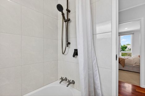 Photo of property in 17 Lysander Crescent, Beach Haven, Auckland, 0626