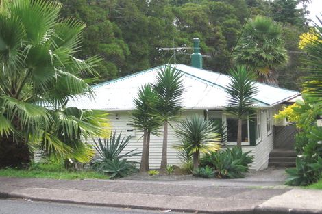 Photo of property in 39 Derwent Crescent, Titirangi, Auckland, 0604