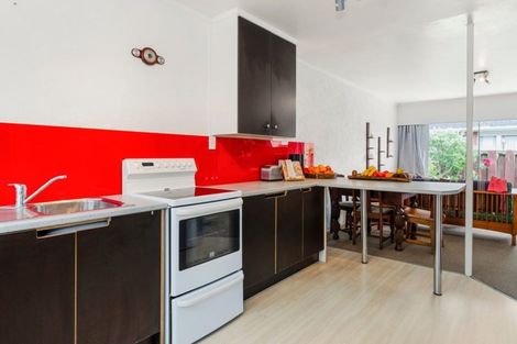 Photo of property in 1/7 Pamela Place, New Lynn, Auckland, 0600