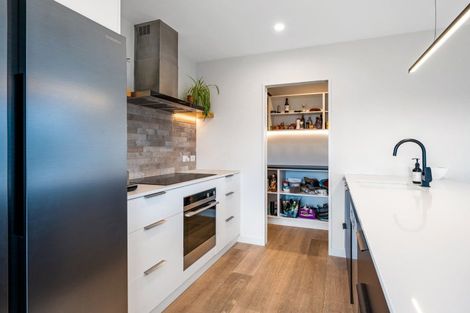 Photo of property in 2 Mcneil Crescent, Wanaka, 9305