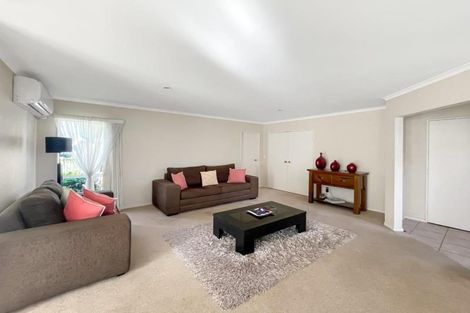 Photo of property in 8 Hollinger Place, Nawton, Hamilton, 3200