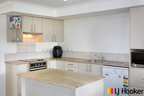 Photo of property in 12 Merlot Lane, Pukekohe, 2120