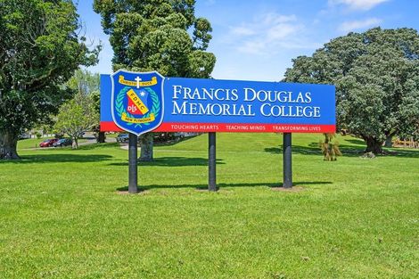 Photo of property in 230 Tukapa Street, Westown, New Plymouth, 4310