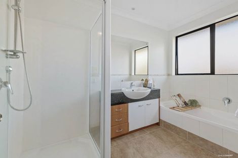 Photo of property in 115 Cyril French Drive, Flat Bush, Auckland, 2016