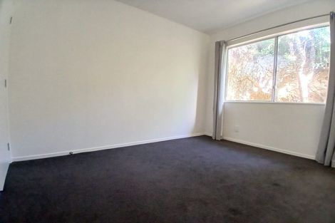 Photo of property in 3/4 Glanmire Road, Newlands, Wellington, 6037