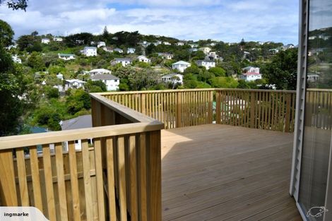 Photo of property in 8 Kopiko Way, Brooklyn, Wellington, 6021