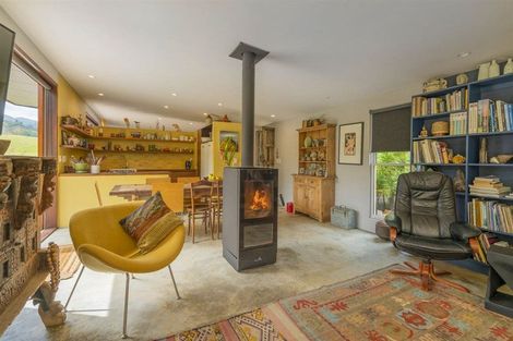 Photo of property in 19 Victoria Street, Coromandel, 3506