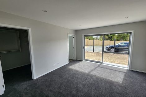 Photo of property in 17 Rewarewa Way, Timberlea, Upper Hutt, 5018