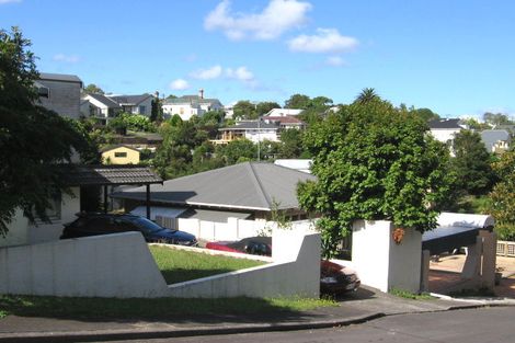 Photo of property in 6 Mollyhawk Place, Birkenhead, Auckland, 0626