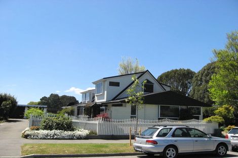 Photo of property in 208 Memorial Avenue, Burnside, Christchurch, 8053