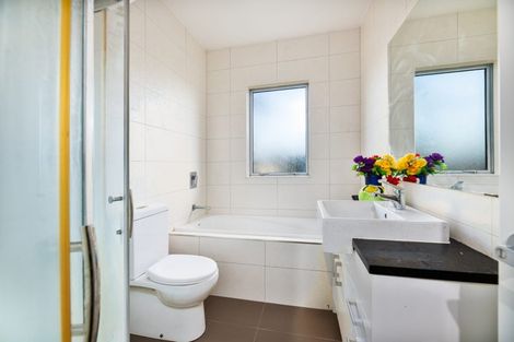 Photo of property in 6 Jezero Drive, Massey, Auckland, 0614