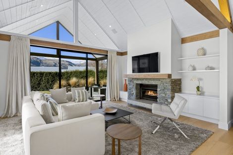 Photo of property in 2 Taramea Lane, Arrowtown, 9371