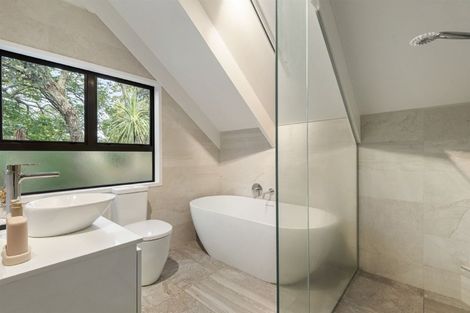 Photo of property in 29 Eastcliffe Road, Castor Bay, Auckland, 0620