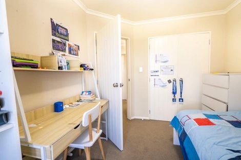 Photo of property in 33 Geneva Terrace, Kelvin Grove, Palmerston North, 4414