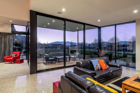 Photo of property in 4 Eden Close, Wanaka, 9305