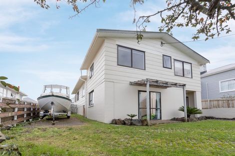 Photo of property in 34 Karaka Street, Helensville, 0800