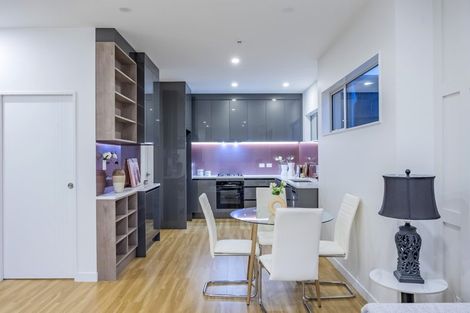 Photo of property in 76b Glenmore Road, Sunnyhills, Auckland, 2010