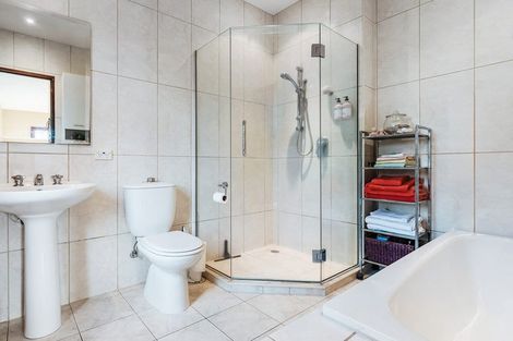 Photo of property in 1/52 Harvey Street, Waipahihi, Taupo, 3330