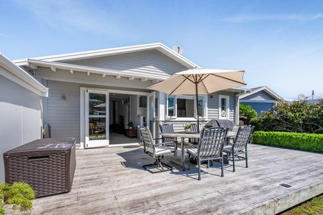 Photo of property in 86 Tukapa Street, Westown, New Plymouth, 4310