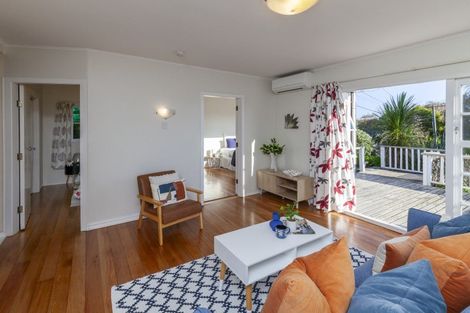 Photo of property in 6 Rewa Road, Raumati Beach, Paraparaumu, 5032