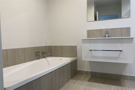 Photo of property in 32 Liberation Road, Papakura, 2110