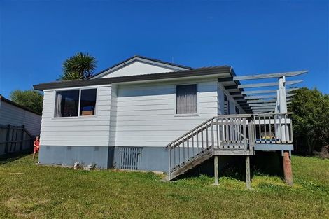 Photo of property in 40 Hassan Drive, Massey, Auckland, 0614