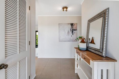 Photo of property in 24 Bronzewing Terrace, Unsworth Heights, Auckland, 0632