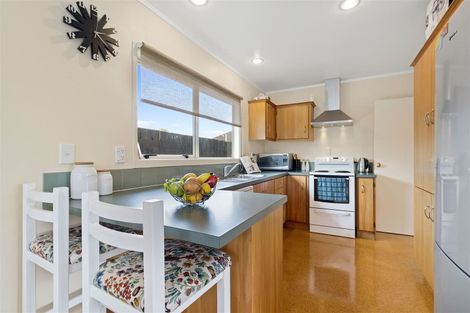 Photo of property in 2/49 Strid Road, Te Atatu South, Auckland, 0610