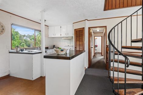 Photo of property in 1/918 Beach Road, Waiake, Auckland, 0630