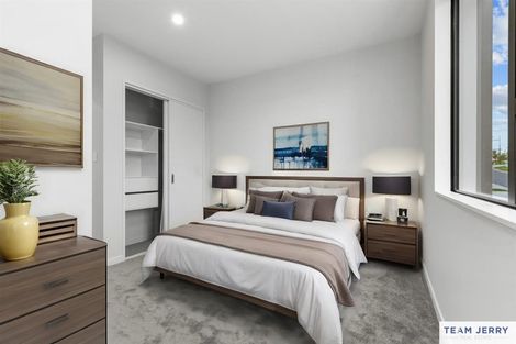 Photo of property in 13 Kuaha Road, Massey, Auckland, 0614