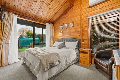 Photo of property in 42 Steadman Road, Broomfield, Christchurch, 8042