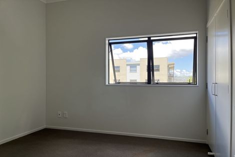 Photo of property in 9/46 Carlos Drive, Flat Bush, Auckland, 2016
