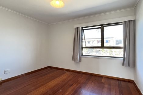 Photo of property in 8 Britton Avenue, Mount Roskill, Auckland, 1041